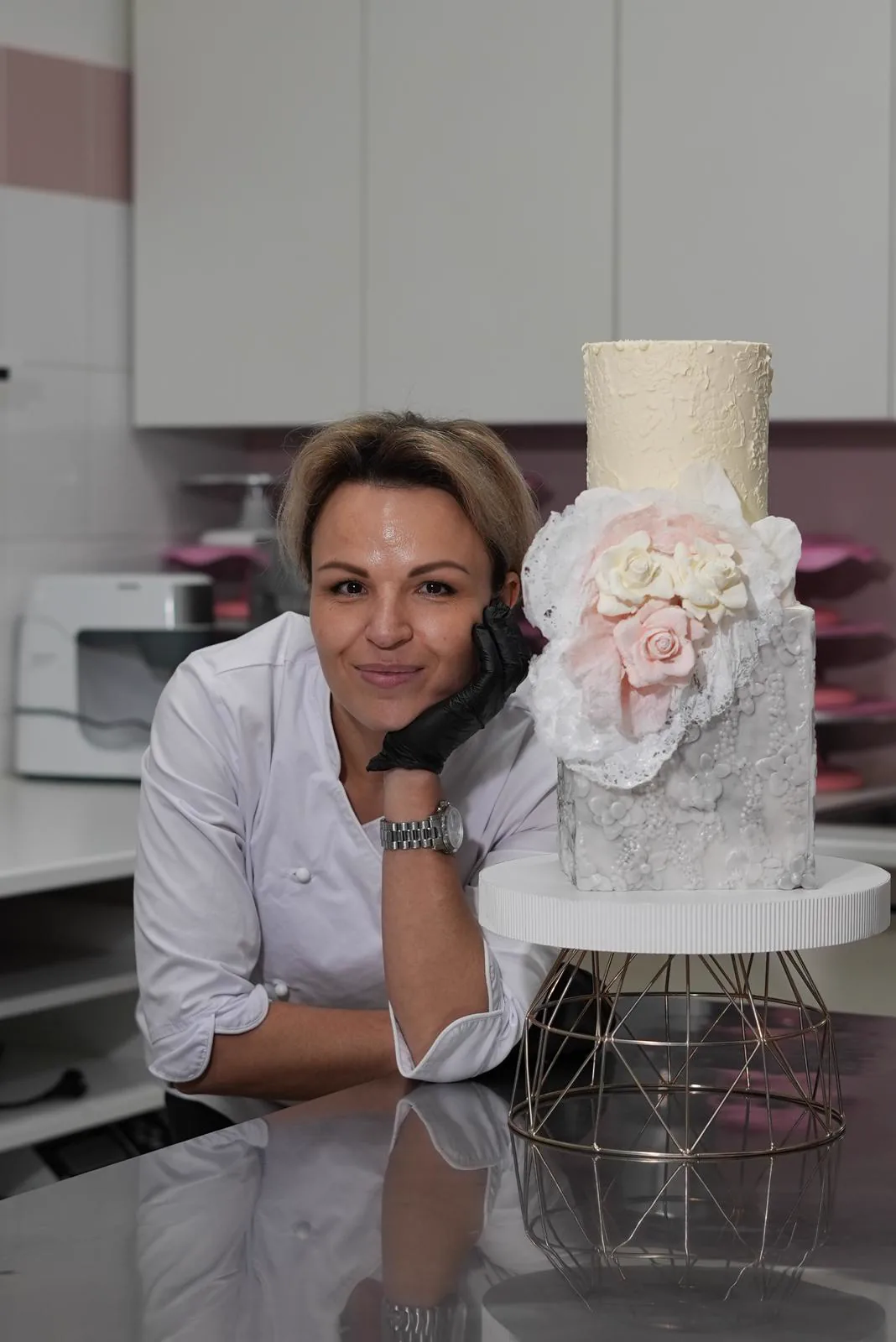 Inna s designovým dortem